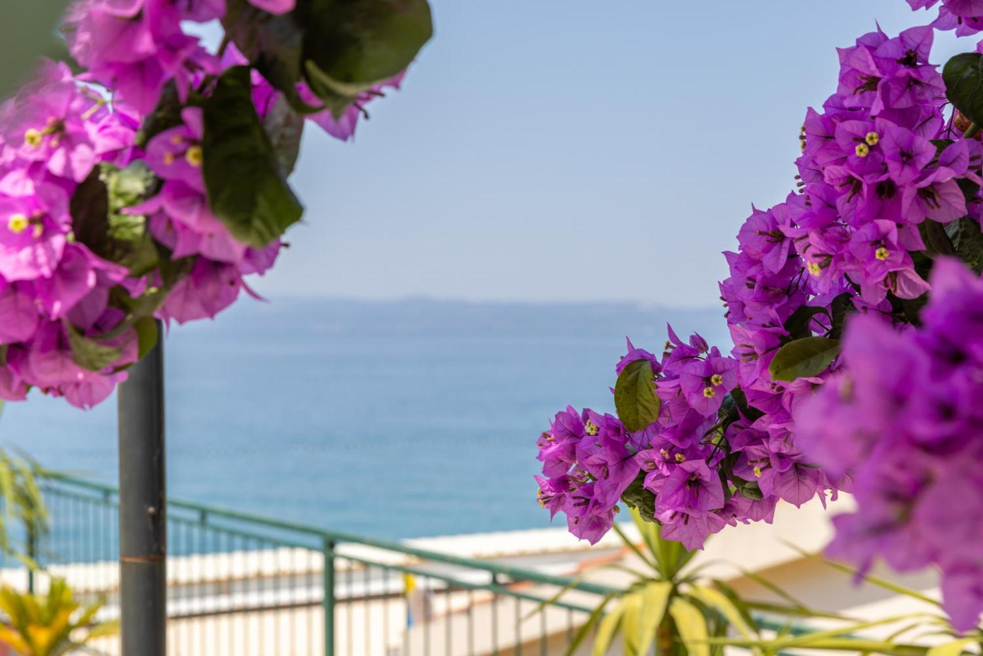 טוצפי Beachfront Comfort Apartment Nives מראה חיצוני תמונה